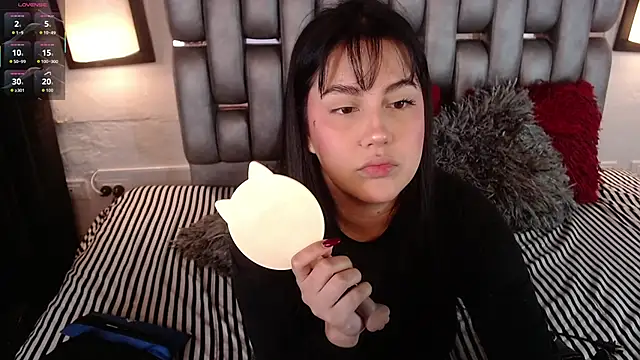 Sofiia Vega  online show from 04/04/26, 01:17