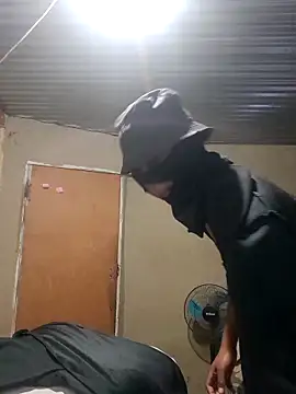 Snapshot of KeEper66 chatting on 04/11/26, 12:51 KeEper66 online show from 04/11/26, 12:51