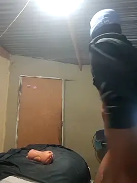 Snapshot of KeEper66 chatting on 04/09/26, 10:05 KeEper66 online show from 04/09/26, 10:05