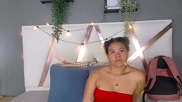 AhslyEvans   online show from 06/16/26, 07:58