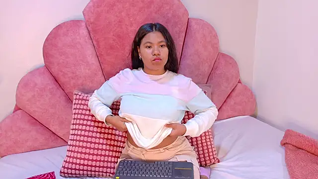 AhslyEvans   online show from 03/24/26, 11:43