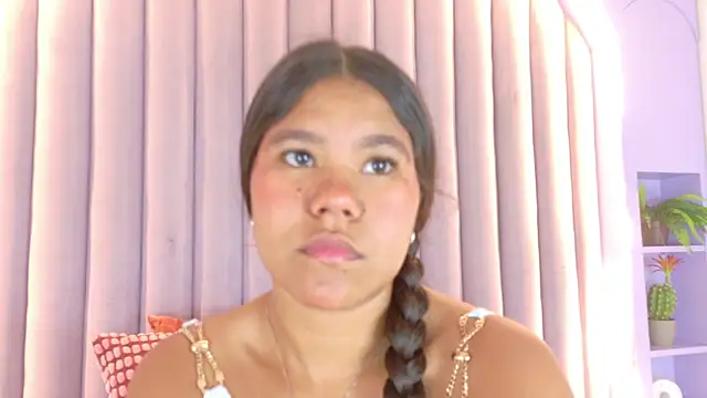 AhslyEvans   online show from 06/01/26, 07:35