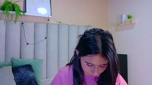Snapshot of StarrMoon__ chatting on 06/19/26, 02:50 StarrMoon online show from 06/19/26, 02:50