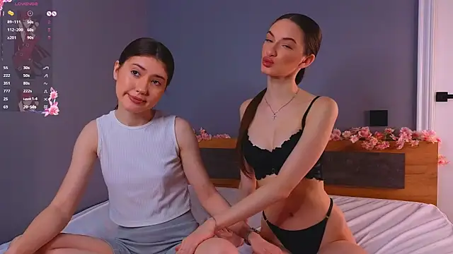 Snapshot of aliceescotte chatting on 04/09/26, 03:29 aliceescotte online show from 04/09/26, 03:29