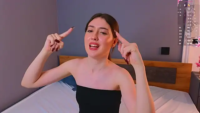 Snapshot of aliceescotte chatting on 03/26/26, 06:17 aliceescotte online show from 03/26/26, 06:17