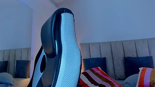 Laurenngrey online show from 05/07/26, 08:56