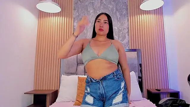 Sulay Kim online show from 04/15/26, 07:58