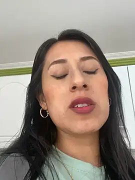 Snapshot of ELY_FE chatting on 03/28/26, 03:57 ELY FE online show from 03/28/26, 03:57