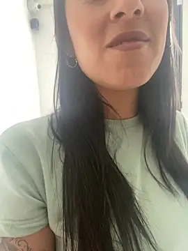 Snapshot of ELY_FE chatting on 04/09/26, 02:45 ELY FE online show from 04/09/26, 02:45