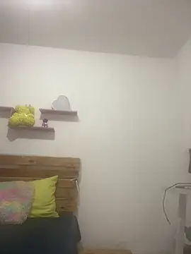 Snapshot of ELY_FE chatting on 04/13/26, 02:10 ELY FE online show from 04/13/26, 02:10