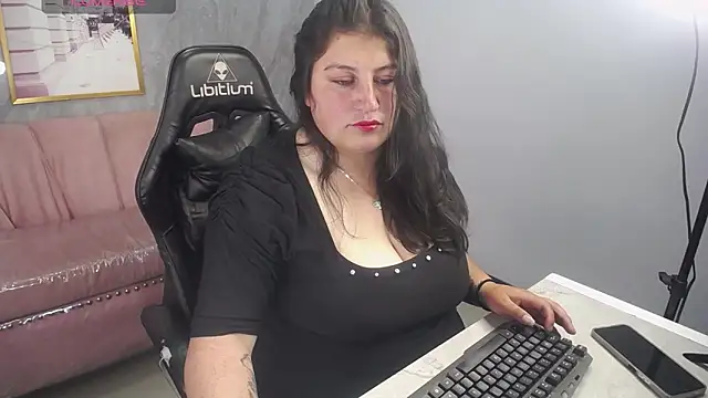 Snapshot of Lina_ch1 chatting on 03/28/26, 08:32 Lina ch1 online show from 03/28/26, 08:32