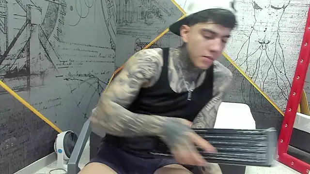 Snapshot of Gury_tattoo chatting on 04/13/26, 05:28 Gury tattoo online show from 04/13/26, 05:28