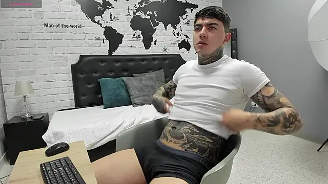 Snapshot of Gury_tattoo chatting on 03/28/26, 12:39 Gury tattoo online show from 03/28/26, 12:39