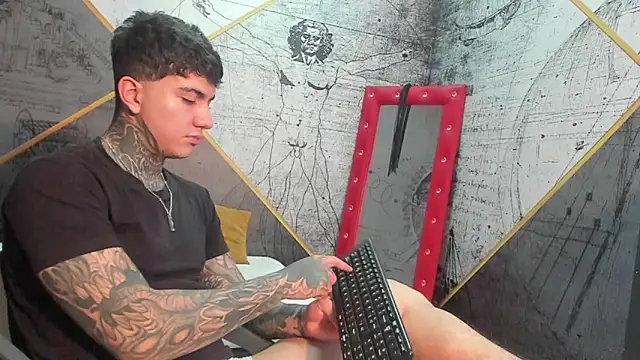 Snapshot of Gury_tattoo chatting on 04/16/26, 09:39 Gury tattoo online show from 04/16/26, 09:39