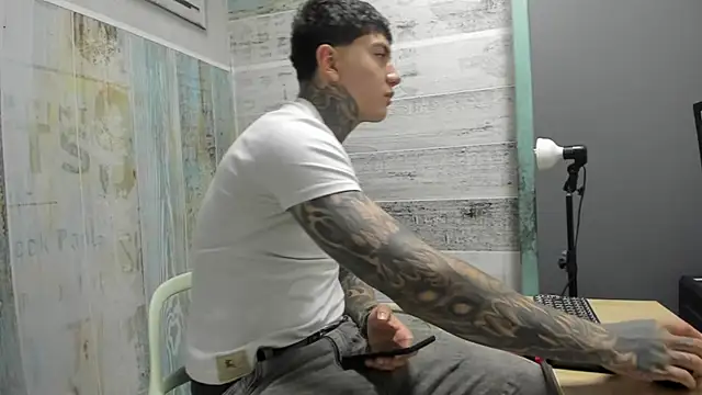 Snapshot of Gury_tattoo chatting on 05/06/26, 07:40 Gury tattoo online show from 05/06/26, 07:40