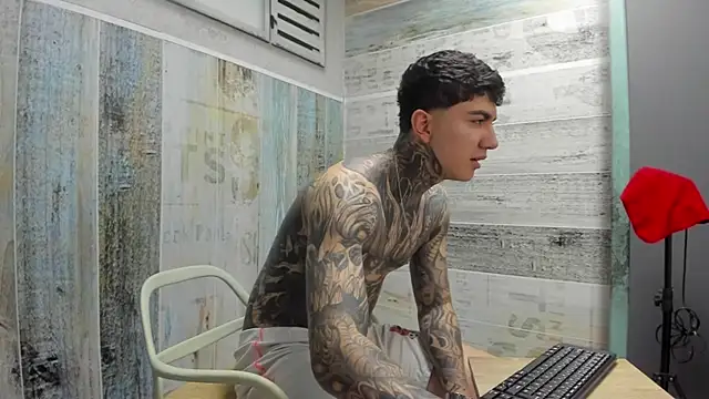 Snapshot of Gury_tattoo chatting on 05/04/26, 05:38 Gury tattoo online show from 05/04/26, 05:38