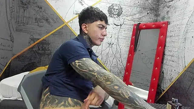 Snapshot of Gury_tattoo chatting on 04/24/26, 07:38 Gury tattoo online show from 04/24/26, 07:38