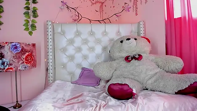 Snapshot of romeo_laurient chatting on 04/08/26, 08:10 romeo laurient online show from 04/08/26, 08:10