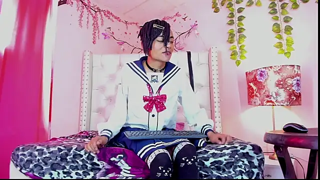 Snapshot of romeo_laurient chatting on 03/20/26, 08:54 romeo laurient online show from 03/20/26, 08:54