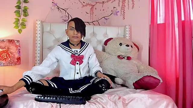 Snapshot of romeo_laurient chatting on 04/10/26, 08:38 romeo laurient online show from 04/10/26, 08:38