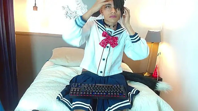 Snapshot of romeo_laurient chatting on 04/10/26, 05:25 romeo laurient online show from 04/10/26, 05:25