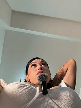 Ellelie 77 online show from 04/24/26, 02:13