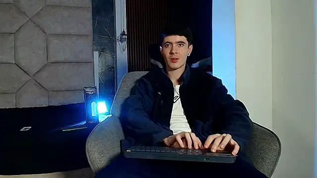 Snapshot of lio____ chatting on 07/10/26, 06:24 lio online show from 07/10/26, 06:24