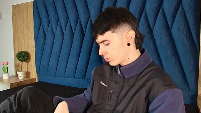 Snapshot of lio____ chatting on 04/06/26, 02:51 lio online show from 04/06/26, 02:51