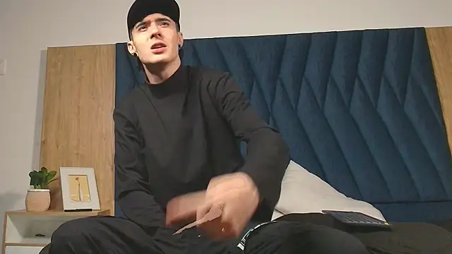 Snapshot of lio____ chatting on 04/13/26, 03:21 lio online show from 04/13/26, 03:21