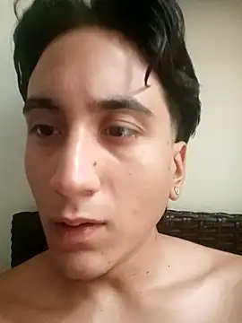 Snapshot of EsmeraldaNaim chatting on 04/12/26, 02:31 EsmeraldaNaim online show from 04/12/26, 02:31