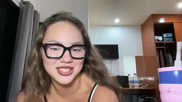 kamila 18 french online show from 05/19/26, 02:13