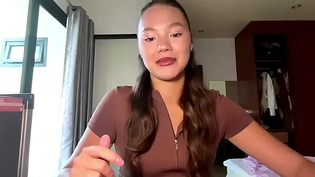 kamila 18 french online show from 04/22/26, 05:03