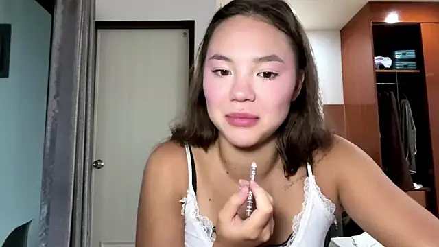 kamila 18 french online show from 05/20/26, 02:19