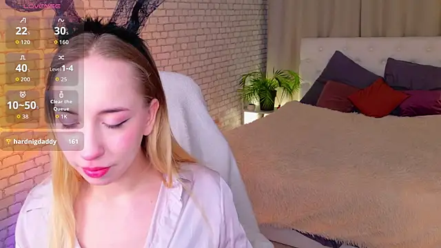 ShadowSparkle online show from 04/17/26, 10:01