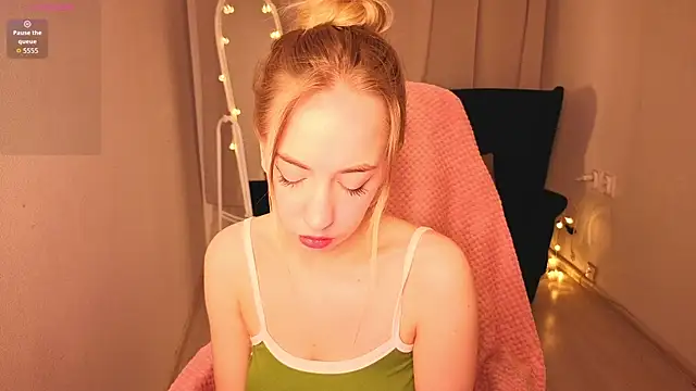 ShadowSparkle online show from 03/31/26, 08:33