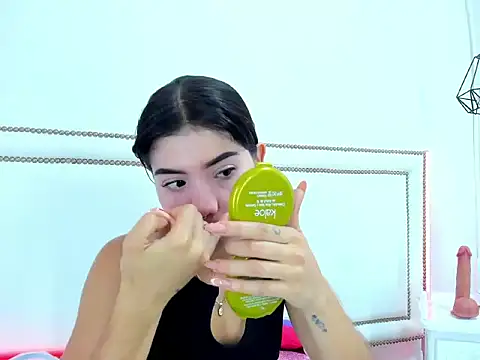 emma-sandoval online show from 05/31/26, 04:02