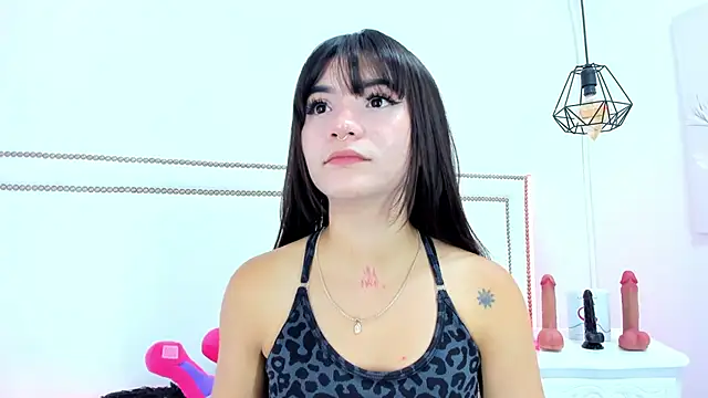 emma-sandoval online show from 05/14/26, 07:33