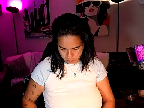 Snapshot of HannaJonns chatting on 04/11/26, 07:38 HannaJonns online show from 04/11/26, 07:38