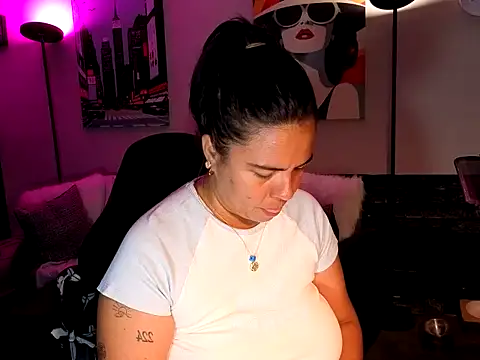 Snapshot of HannaJonns chatting on 04/11/26, 07:45 HannaJonns online show from 04/11/26, 07:45