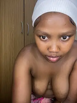 Prettiestheavenly online show from 04/04/26, 10:27