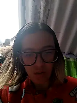 Snapshot of Greta_silber26 chatting on 03/21/26, 06:45 Greta silber26 online show from 03/21/26, 06:45