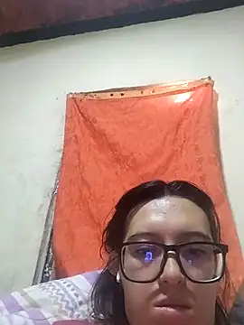 Snapshot of Greta_silber26 chatting on 03/29/26, 03:57 Greta silber26 online show from 03/29/26, 03:57