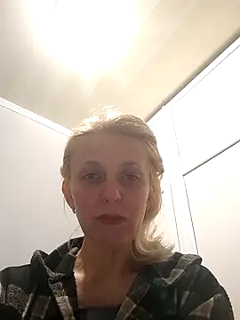 MiaLove183 online show from 03/27/26, 02:07