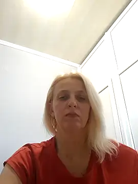Snapshot of MiaLove183 chatting on 06/09/26, 01:56 MiaLove183 online show from 06/09/26, 01:56