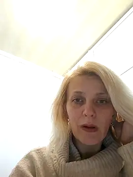 MiaLove183 online show from 04/03/26, 01:39