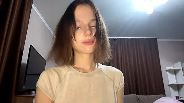 Snapshot of asunanue chatting on 04/04/26, 10:38 asunanue online show from 04/04/26, 10:38