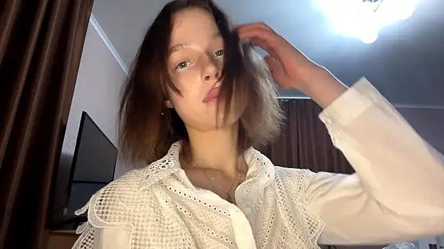 Snapshot of asunanue chatting on 04/07/26, 11:17 asunanue online show from 04/07/26, 11:17