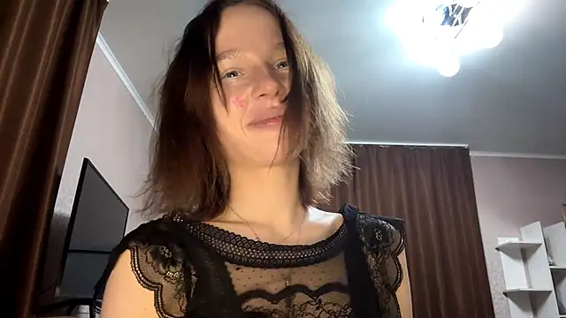 Snapshot of asunanue chatting on 04/12/26, 10:24 asunanue online show from 04/12/26, 10:24