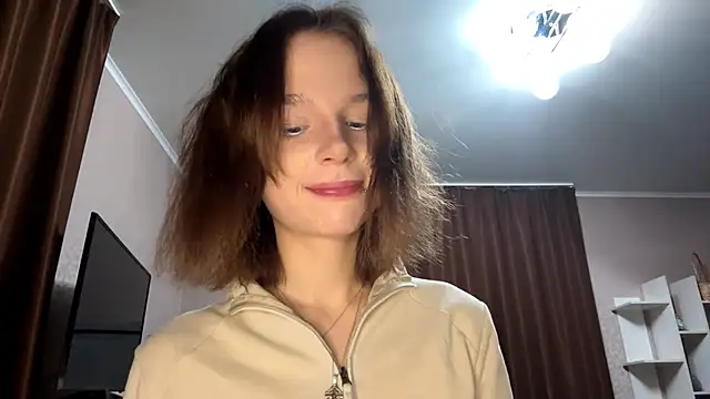 Snapshot of asunanue chatting on 04/11/26, 10:13 asunanue online show from 04/11/26, 10:13