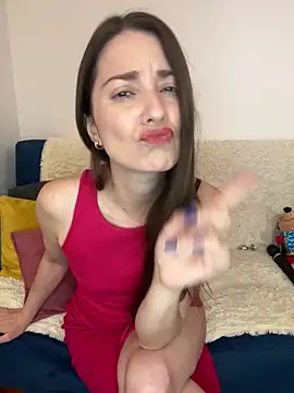 natashakinski online show from 04/13/26, 07:40